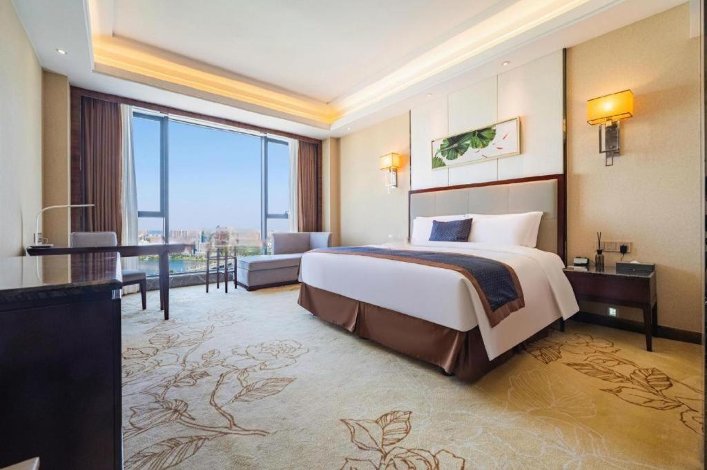 Eurasia Convention International Hotel Wuhan Exterior photo