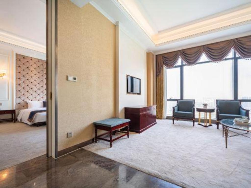 Eurasia Convention International Hotel Wuhan Exterior photo