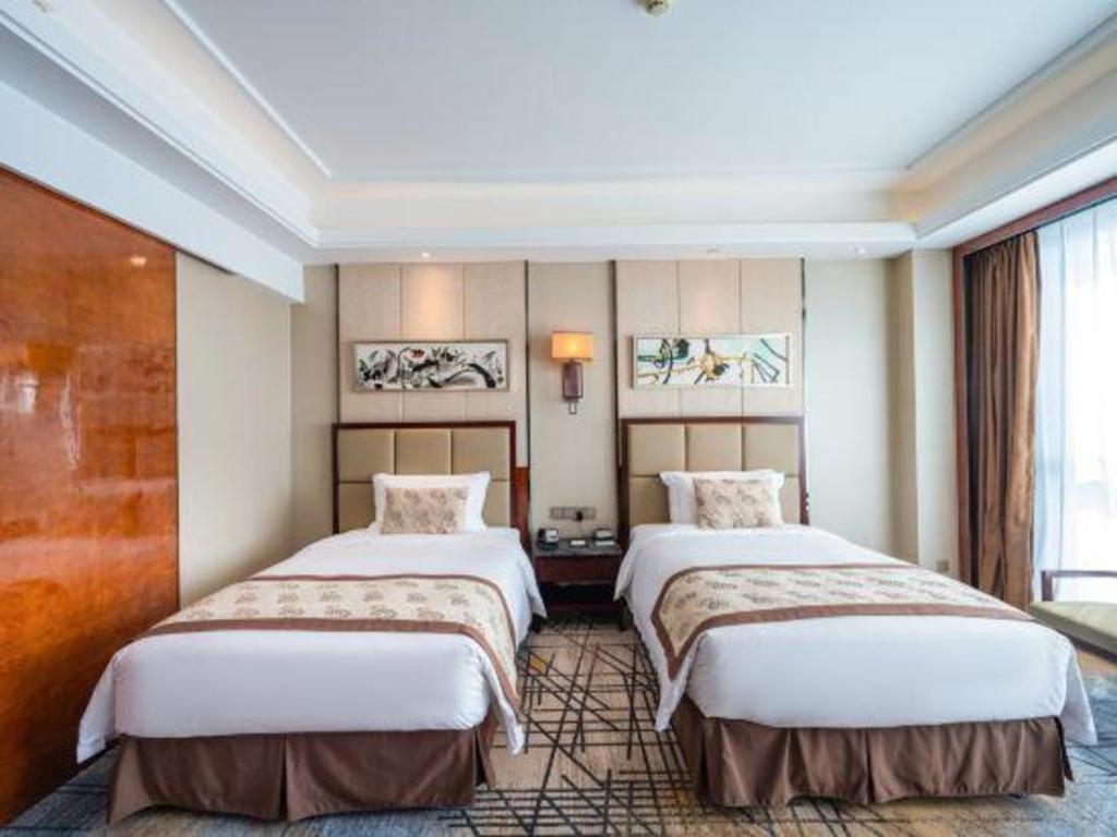 Eurasia Convention International Hotel Wuhan Exterior photo