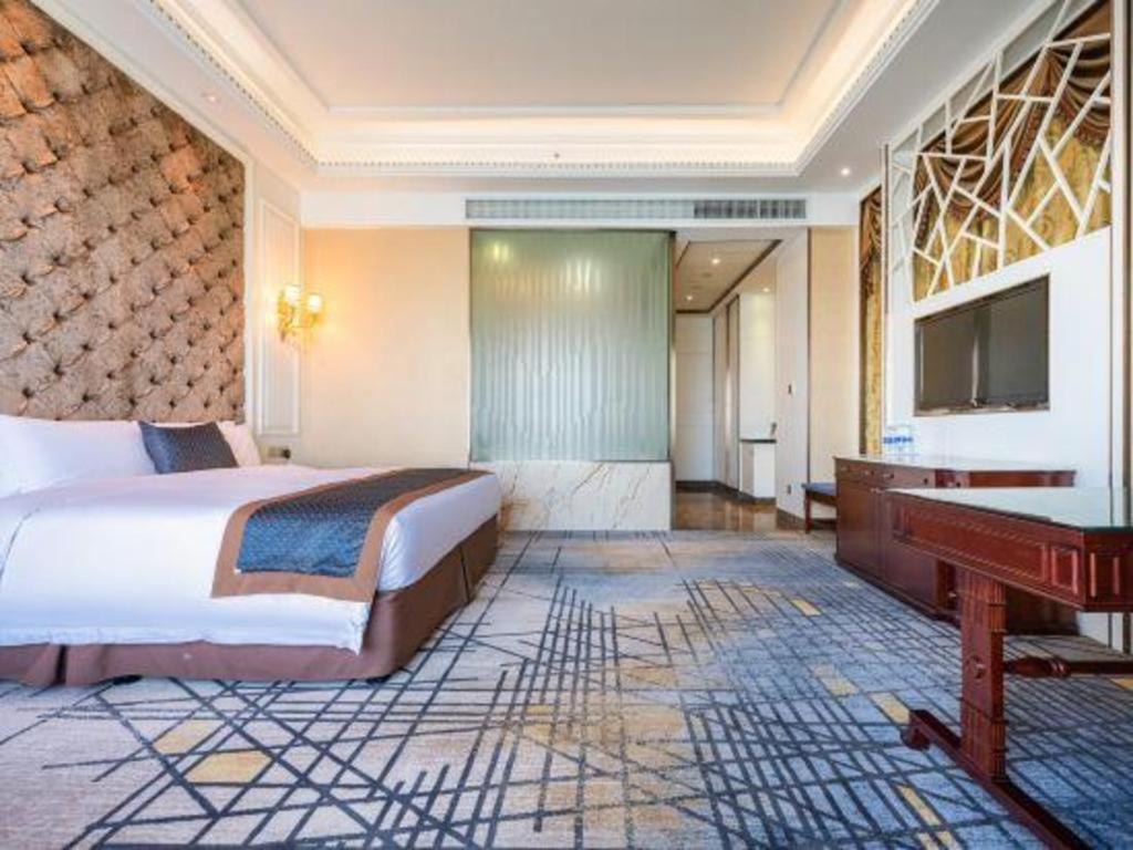 Eurasia Convention International Hotel Wuhan Exterior photo